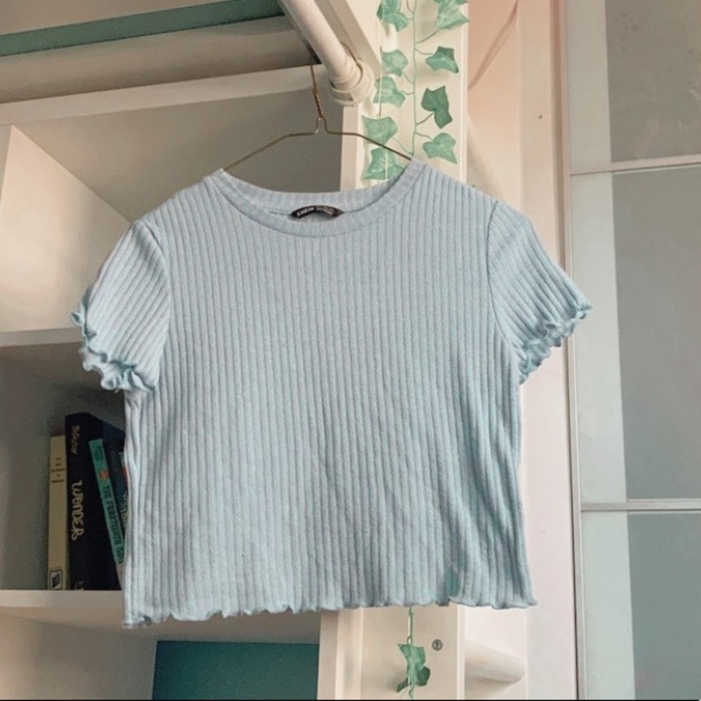Shein -Ribbed Lettuce-Edge Cropped Tee